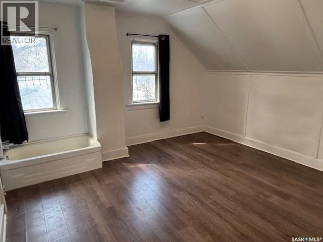 327 4TH AVENUE Image 16