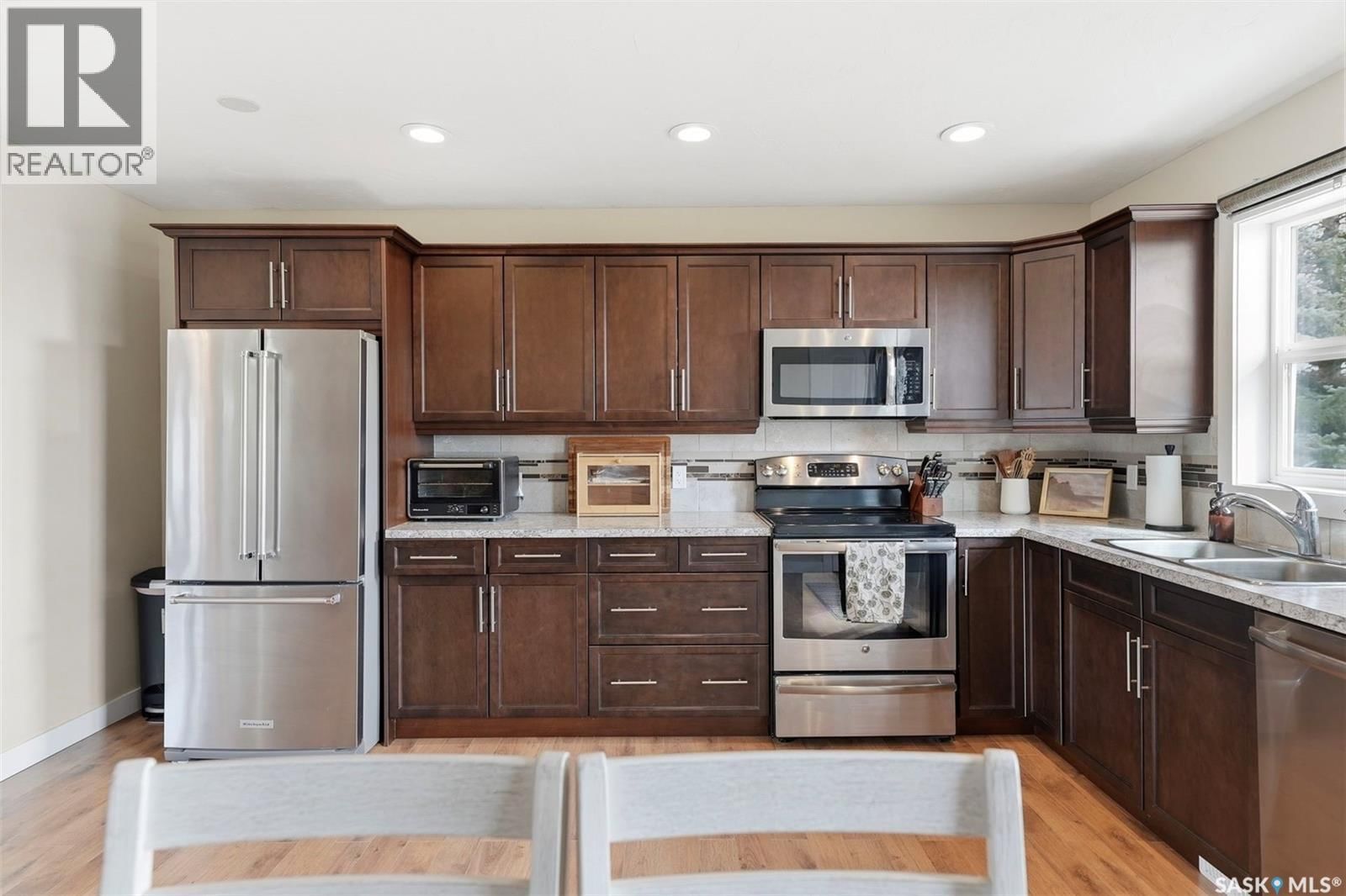 904 P AVENUE Image 12