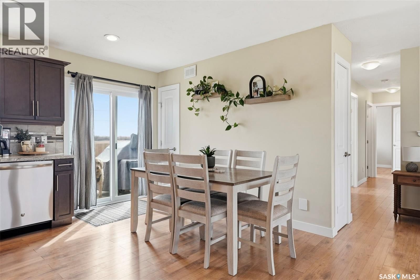 904 P AVENUE Image 14