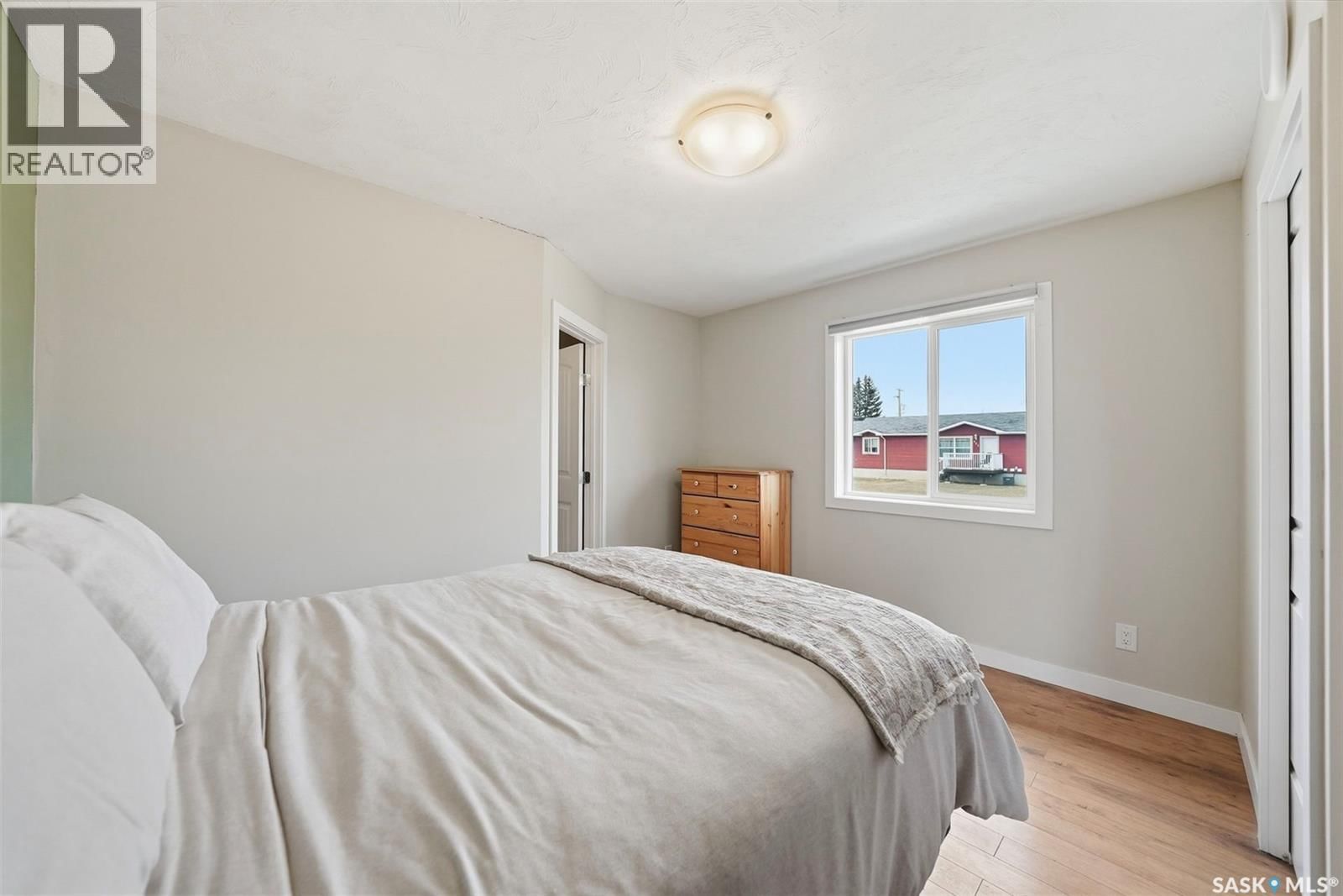 904 P AVENUE Image 16