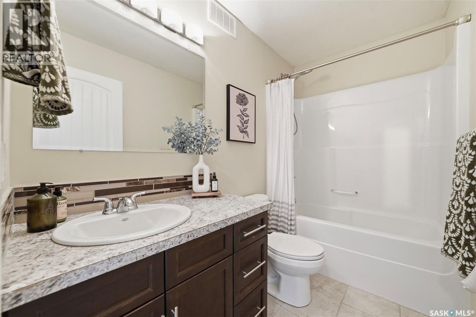 904 P AVENUE Image 21