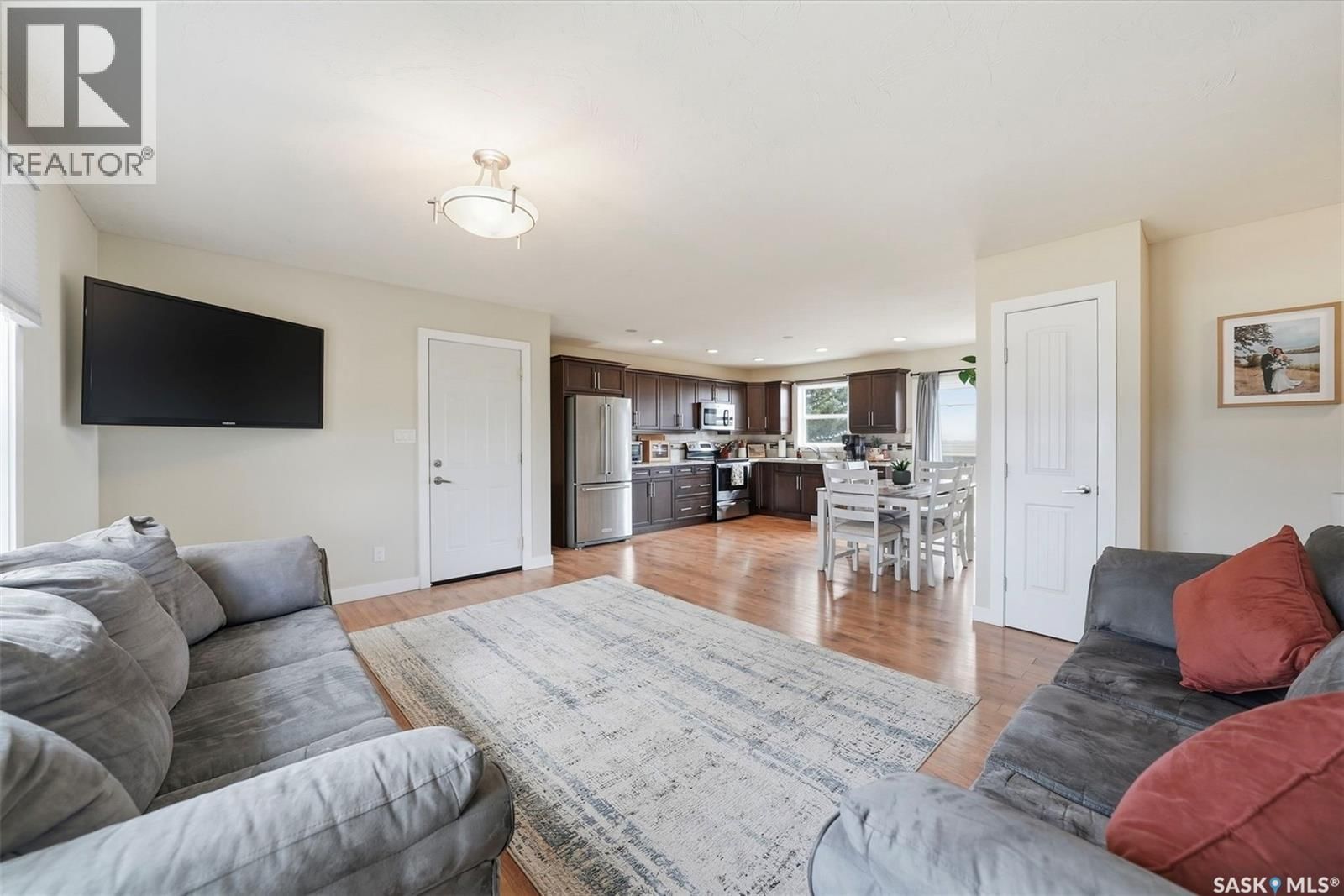 904 P AVENUE Image 7