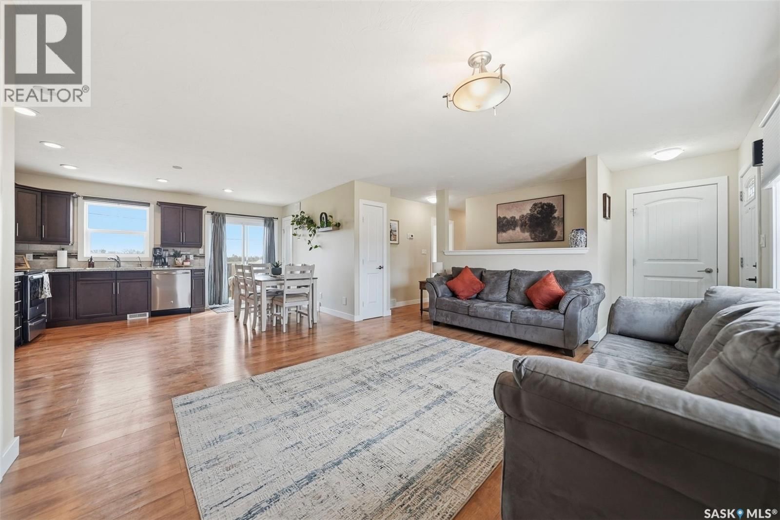 904 P AVENUE Image 8