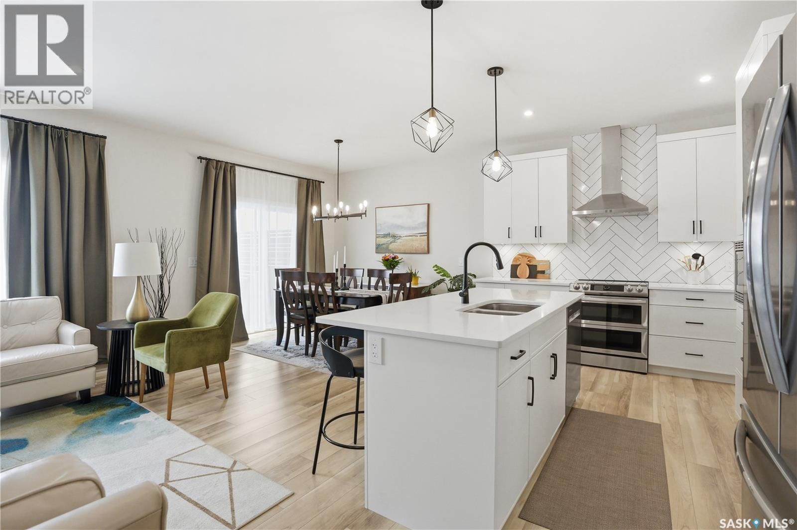 114 KEITH WAY Image 12