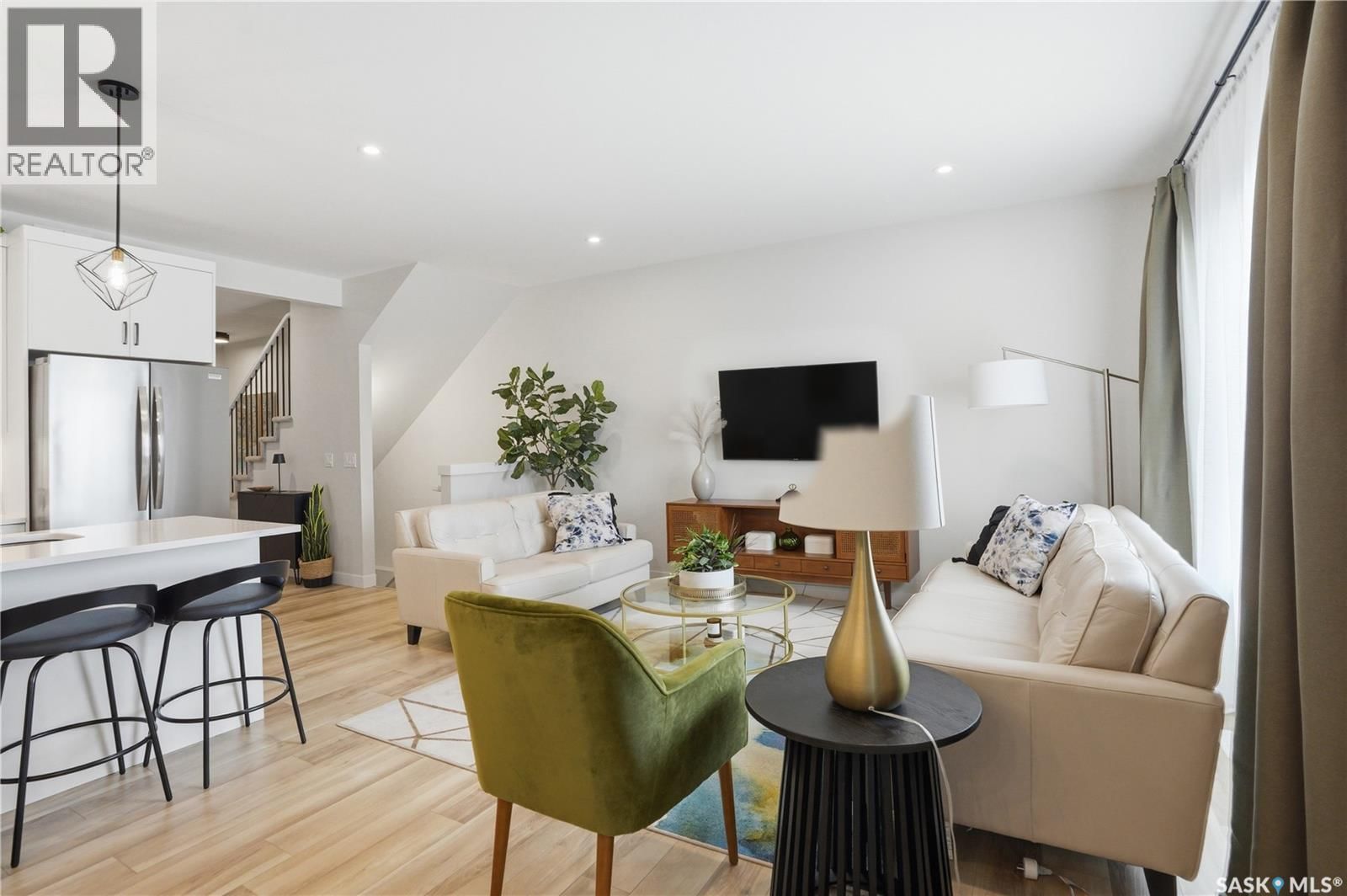 114 KEITH WAY Image 13