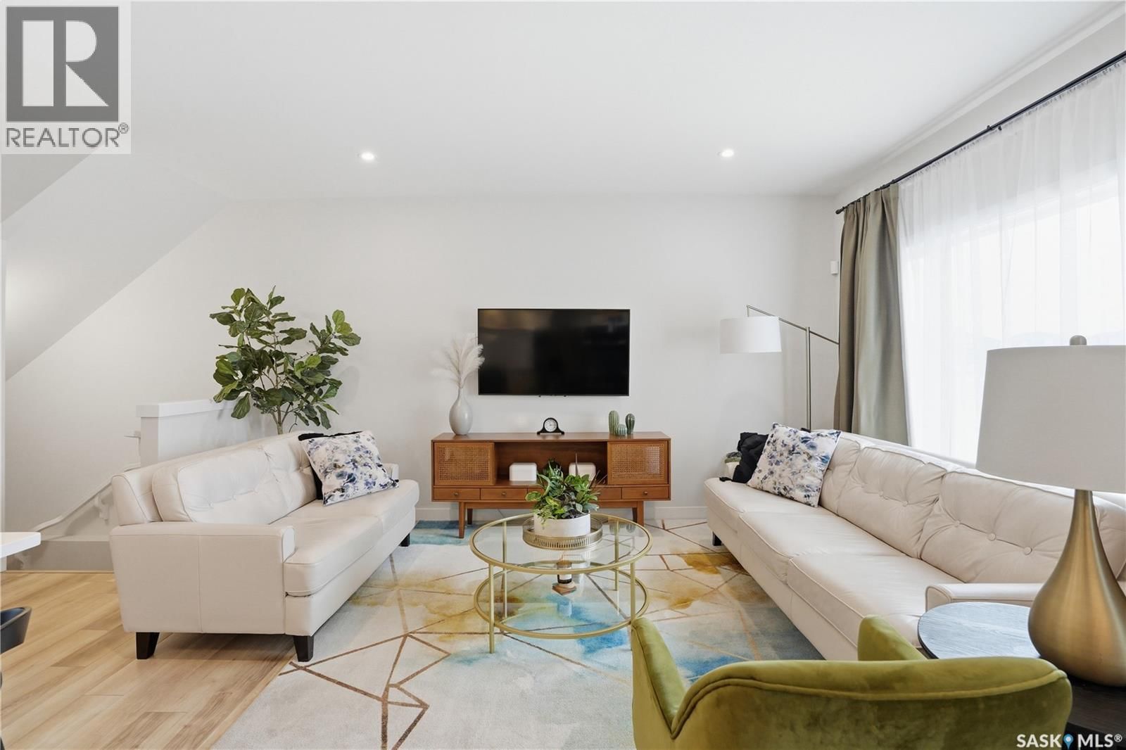 114 KEITH WAY Image 15