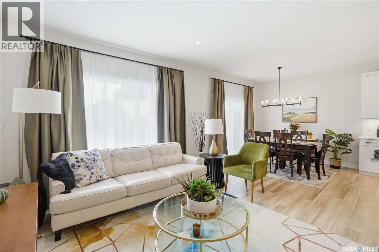 114 KEITH WAY Image 16