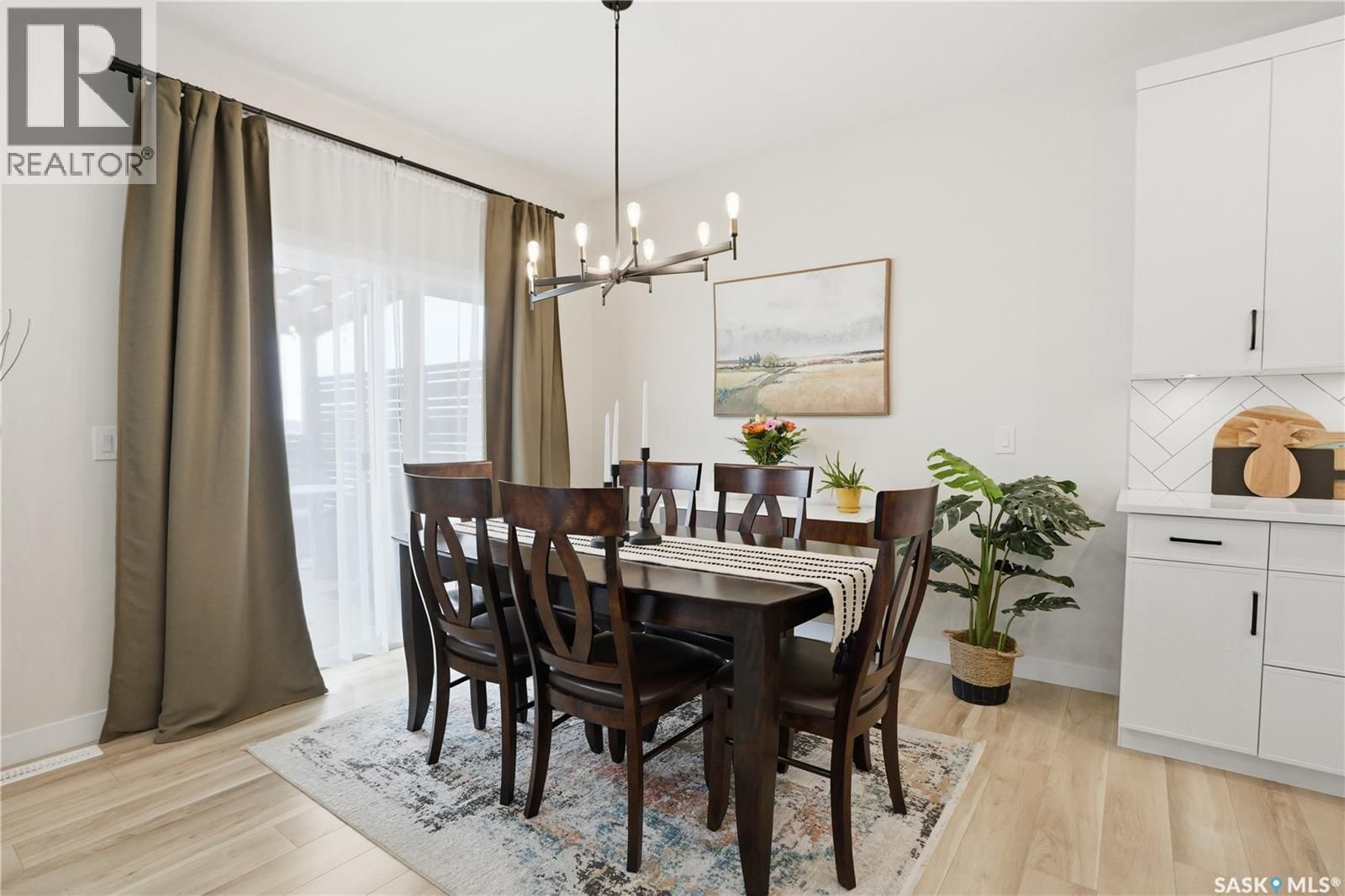 114 KEITH WAY Image 17