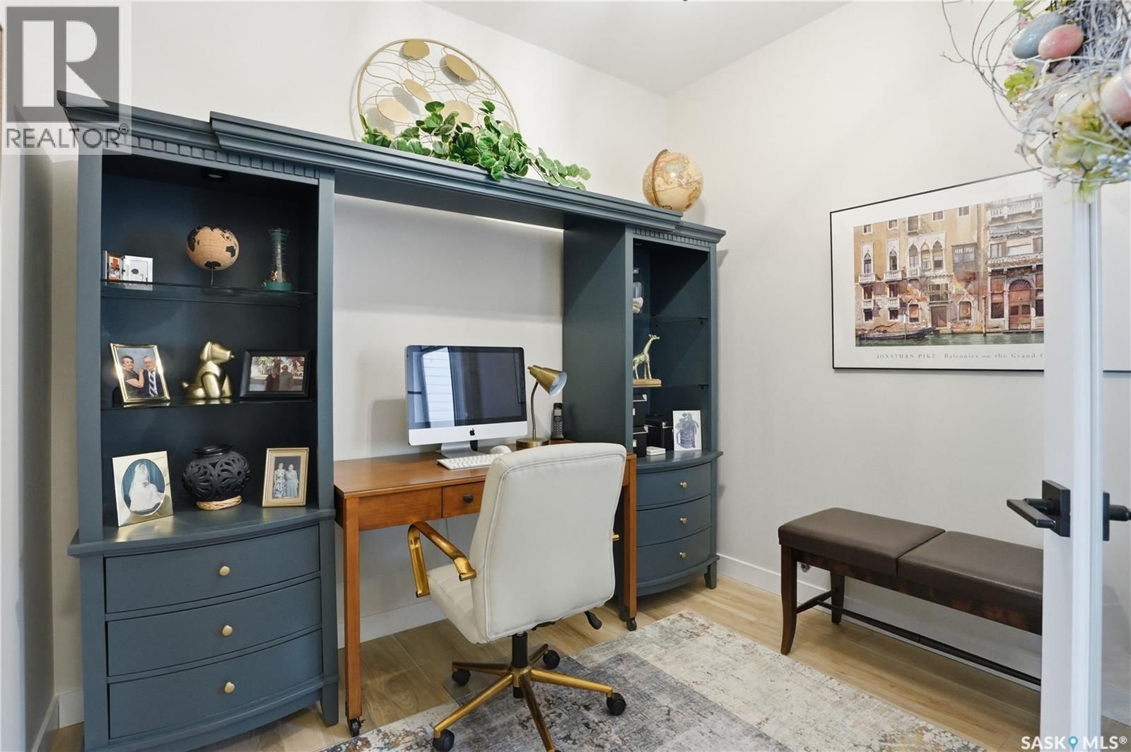 114 KEITH WAY Image 19