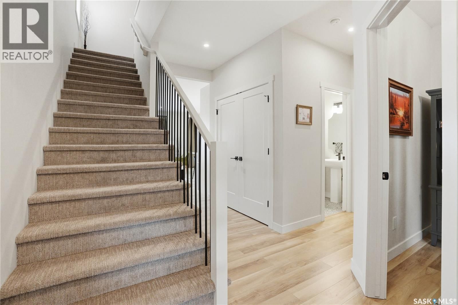 114 KEITH WAY Image 23