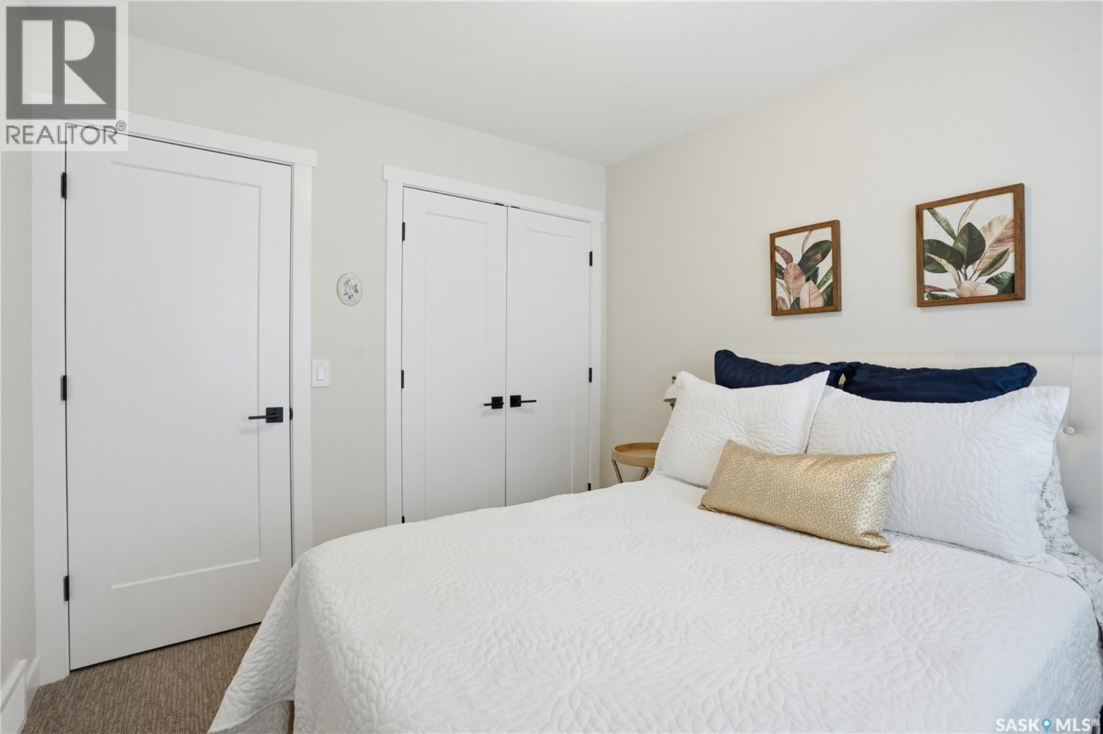 114 KEITH WAY Image 36