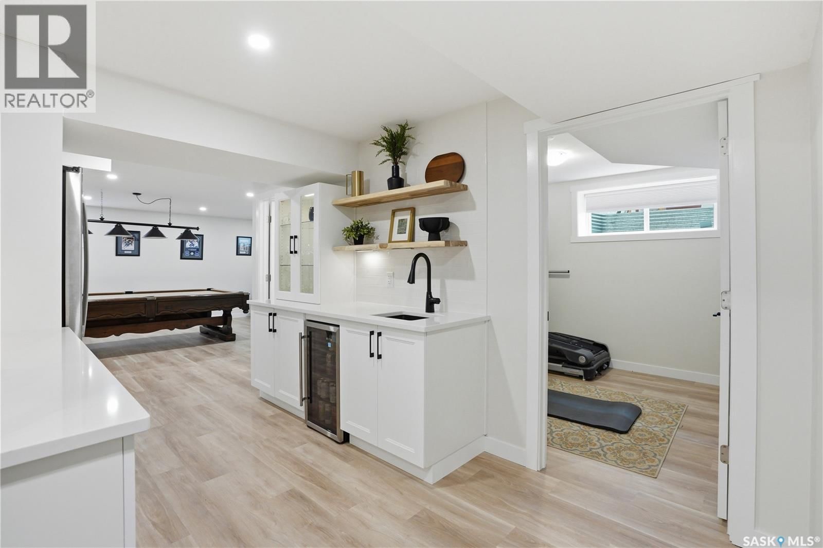 114 KEITH WAY Image 41