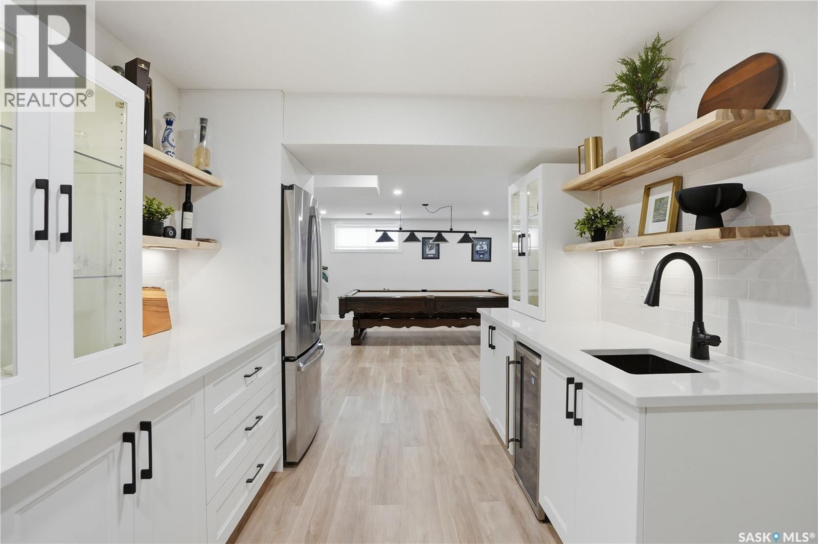 114 KEITH WAY Image 42