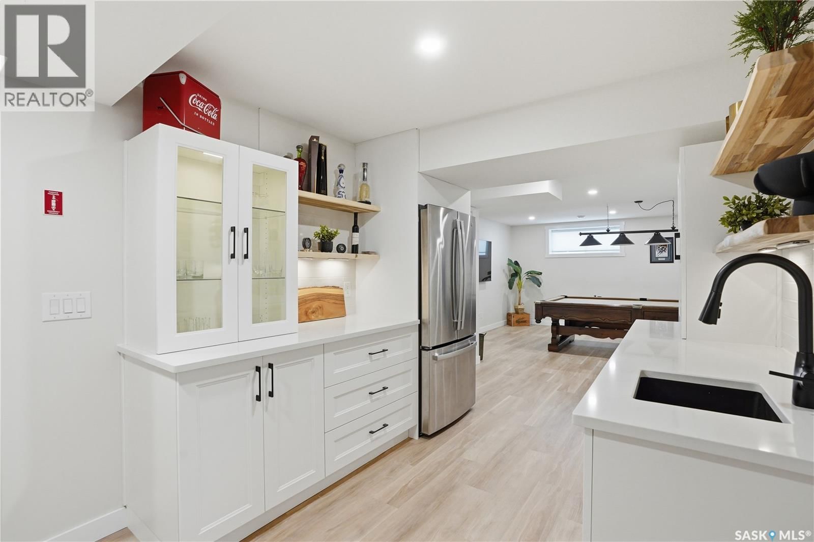 114 KEITH WAY Image 43