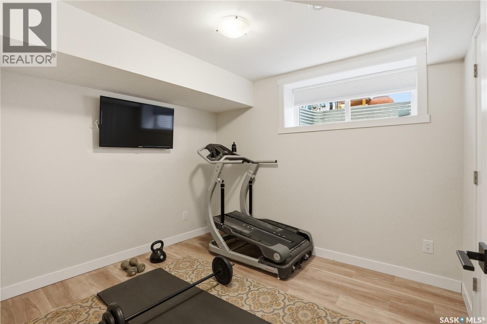 114 KEITH WAY Image 47