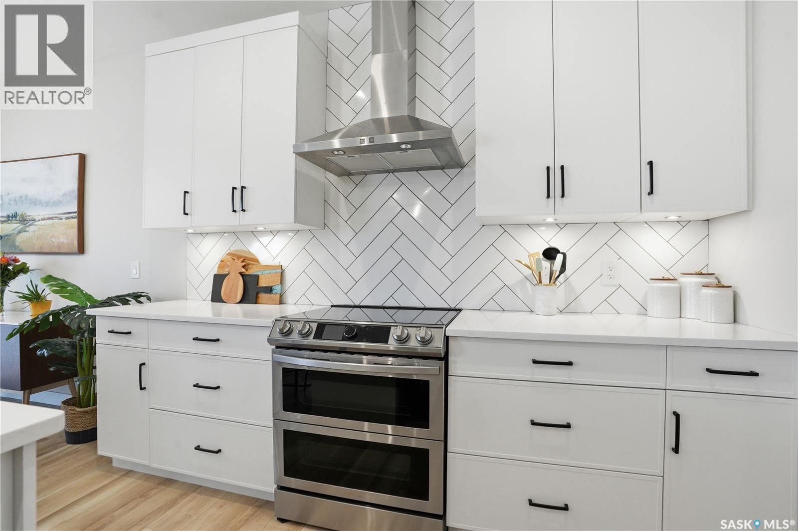 114 KEITH WAY Image 8