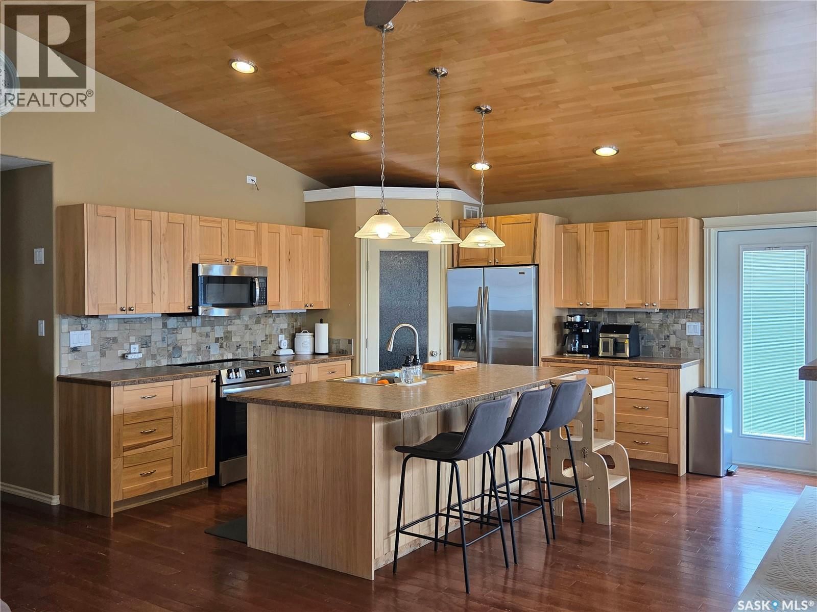 214 5TH STREET Image 15