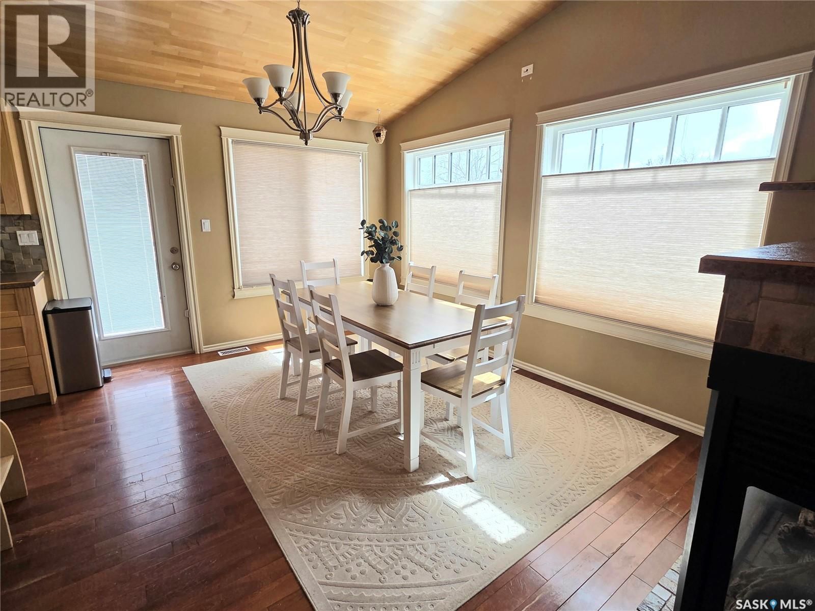 214 5TH STREET Image 16