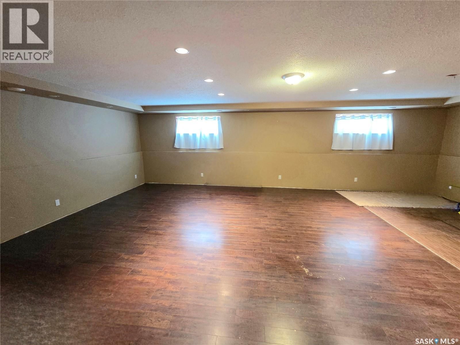 214 5TH STREET Image 29