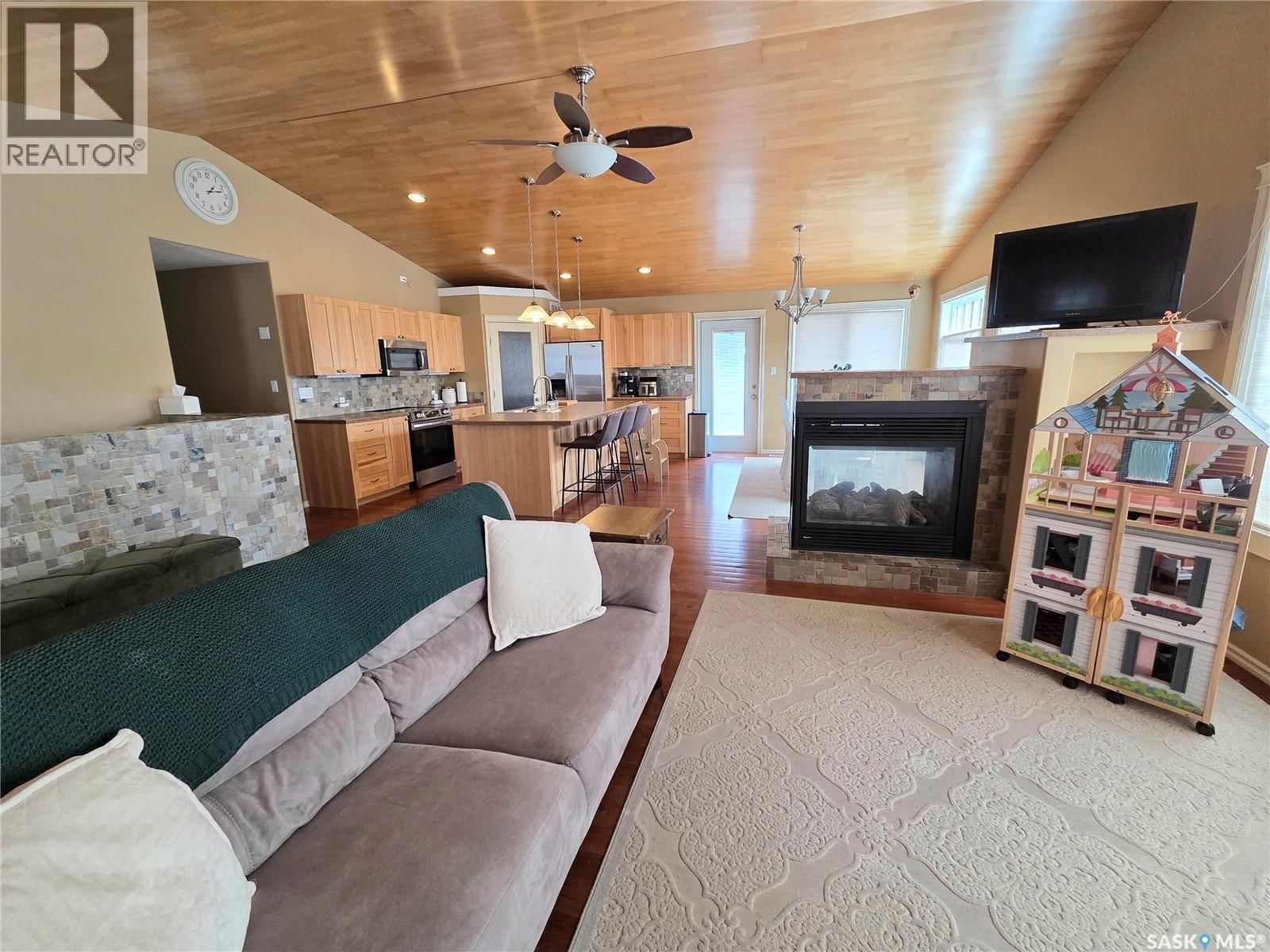 214 5TH STREET Image 4