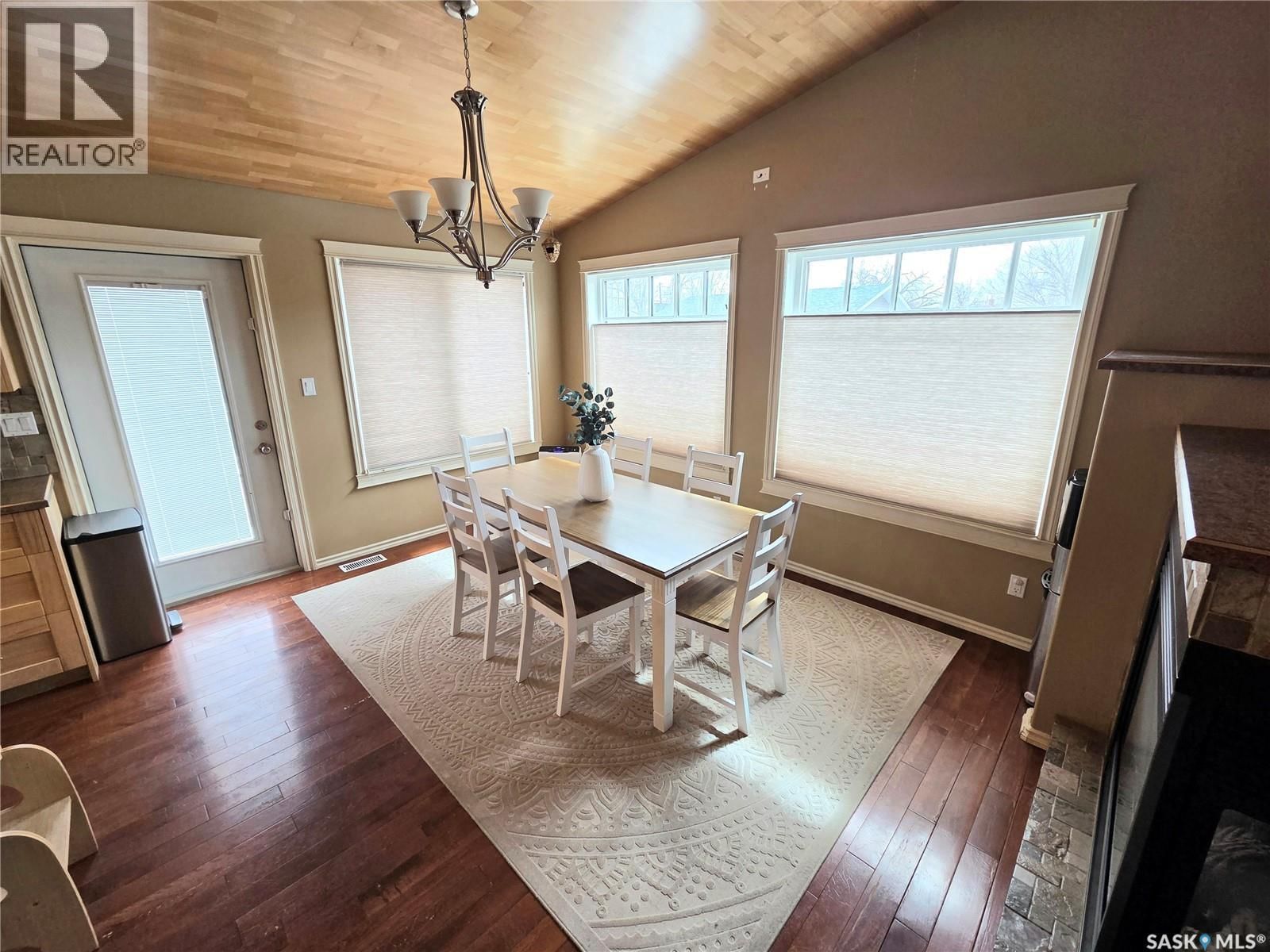 214 5TH STREET Image 8