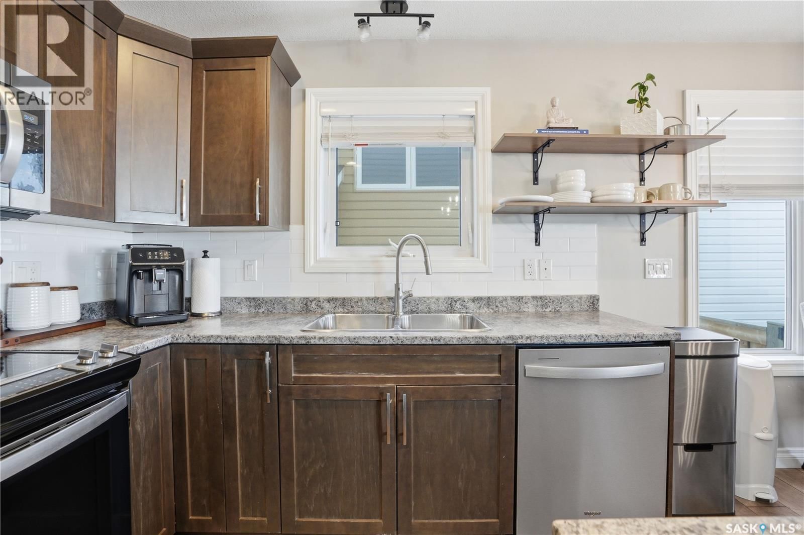 259 HENICK CRESCENT Image 11