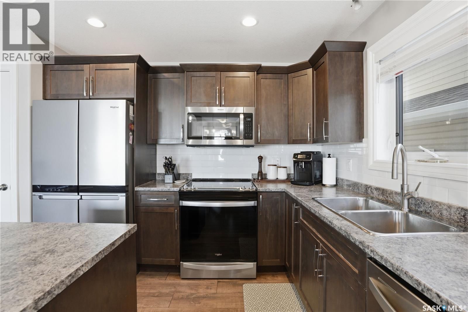 259 HENICK CRESCENT Image 12