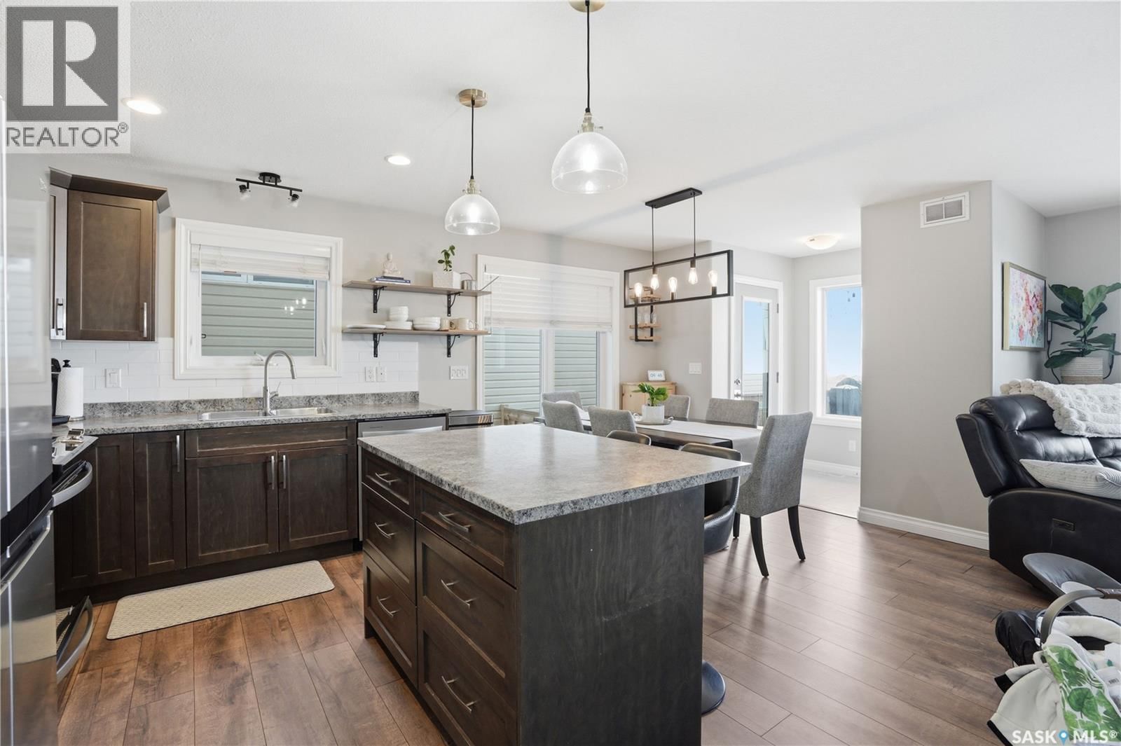 259 HENICK CRESCENT Image 13