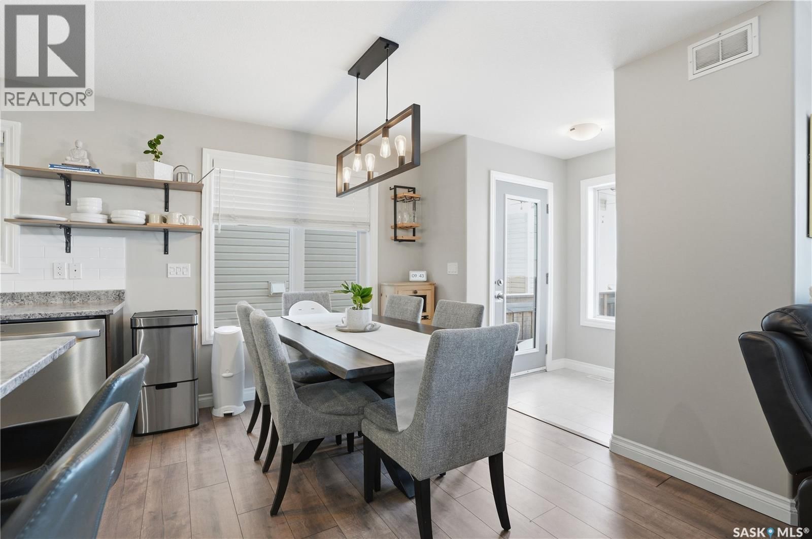 259 HENICK CRESCENT Image 14