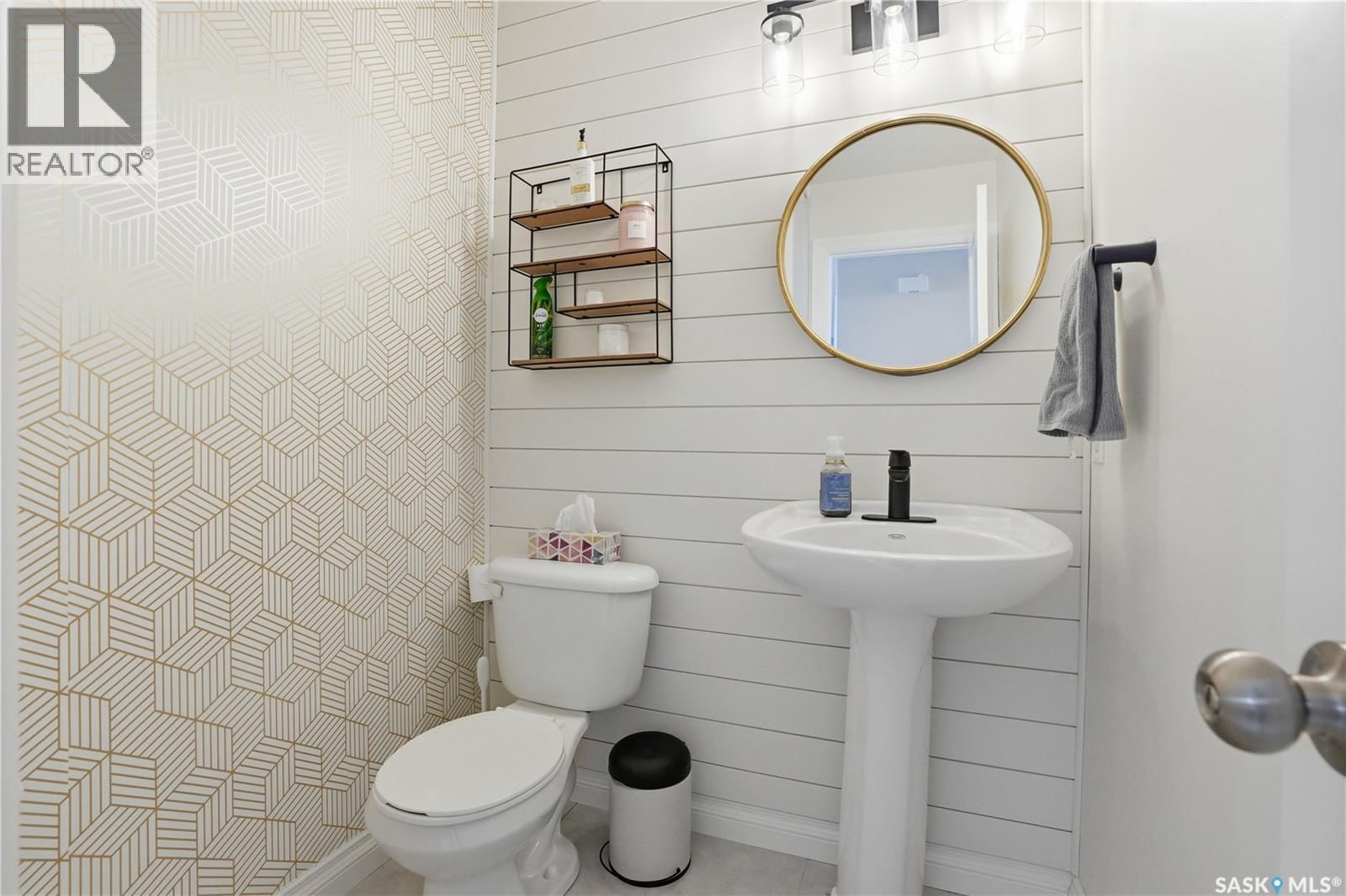 259 HENICK CRESCENT Image 16