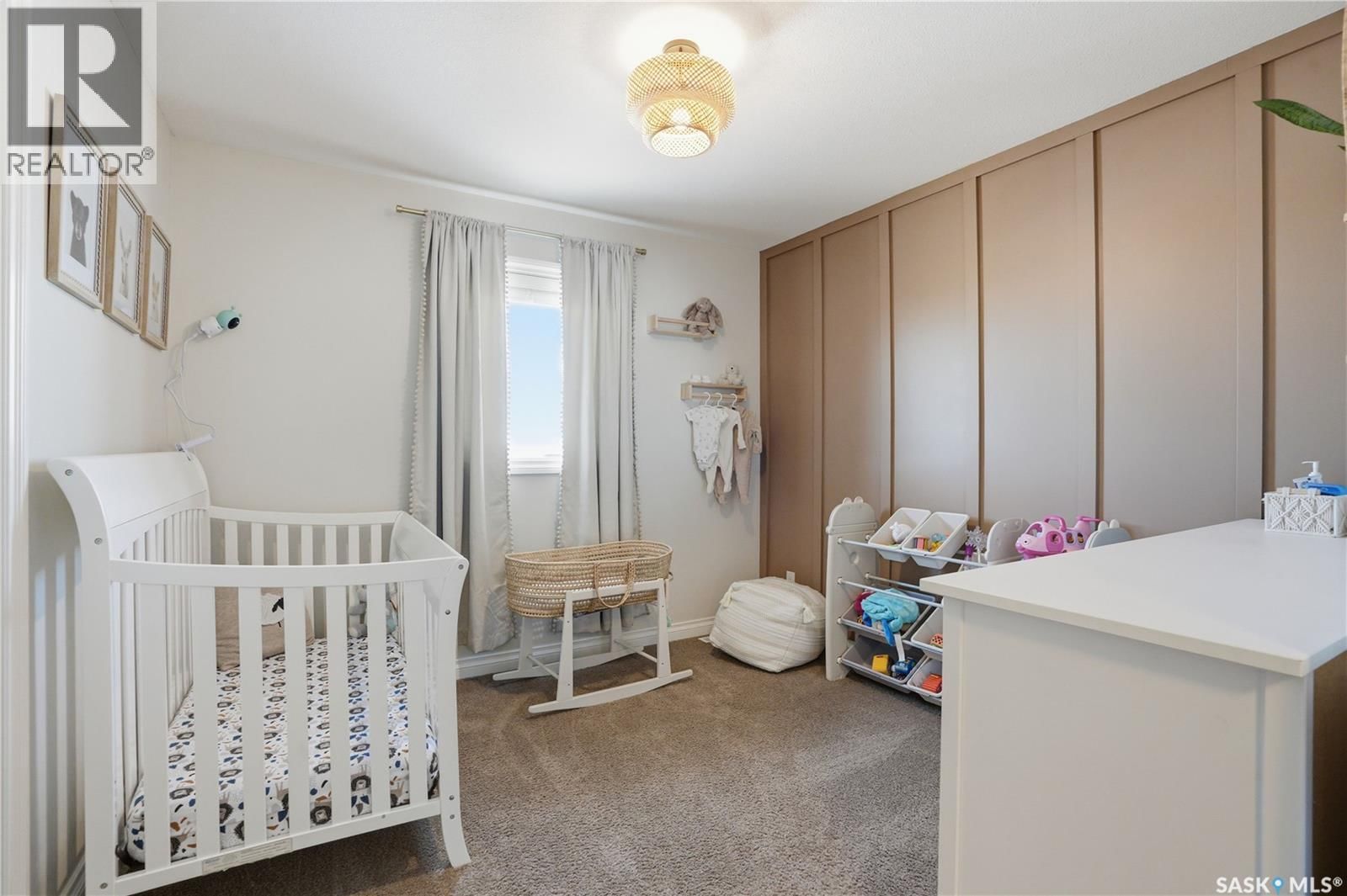 259 HENICK CRESCENT Image 24