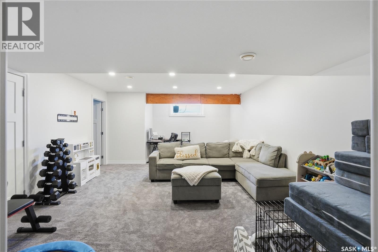 259 HENICK CRESCENT Image 31