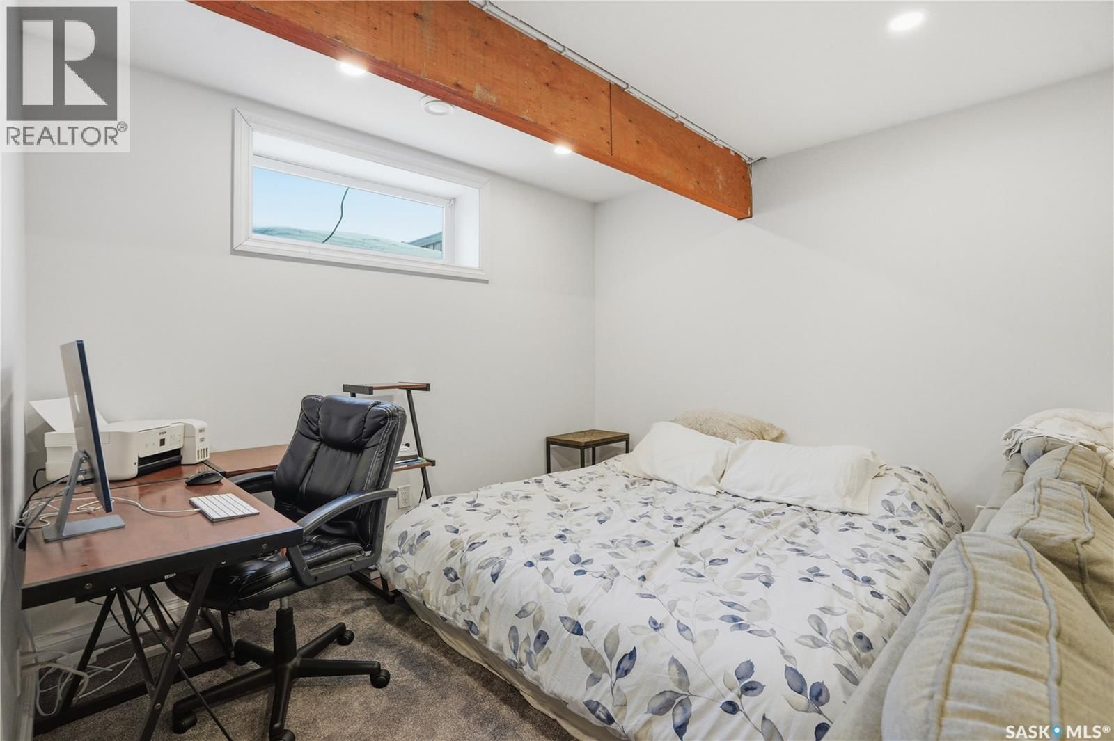 259 HENICK CRESCENT Image 34