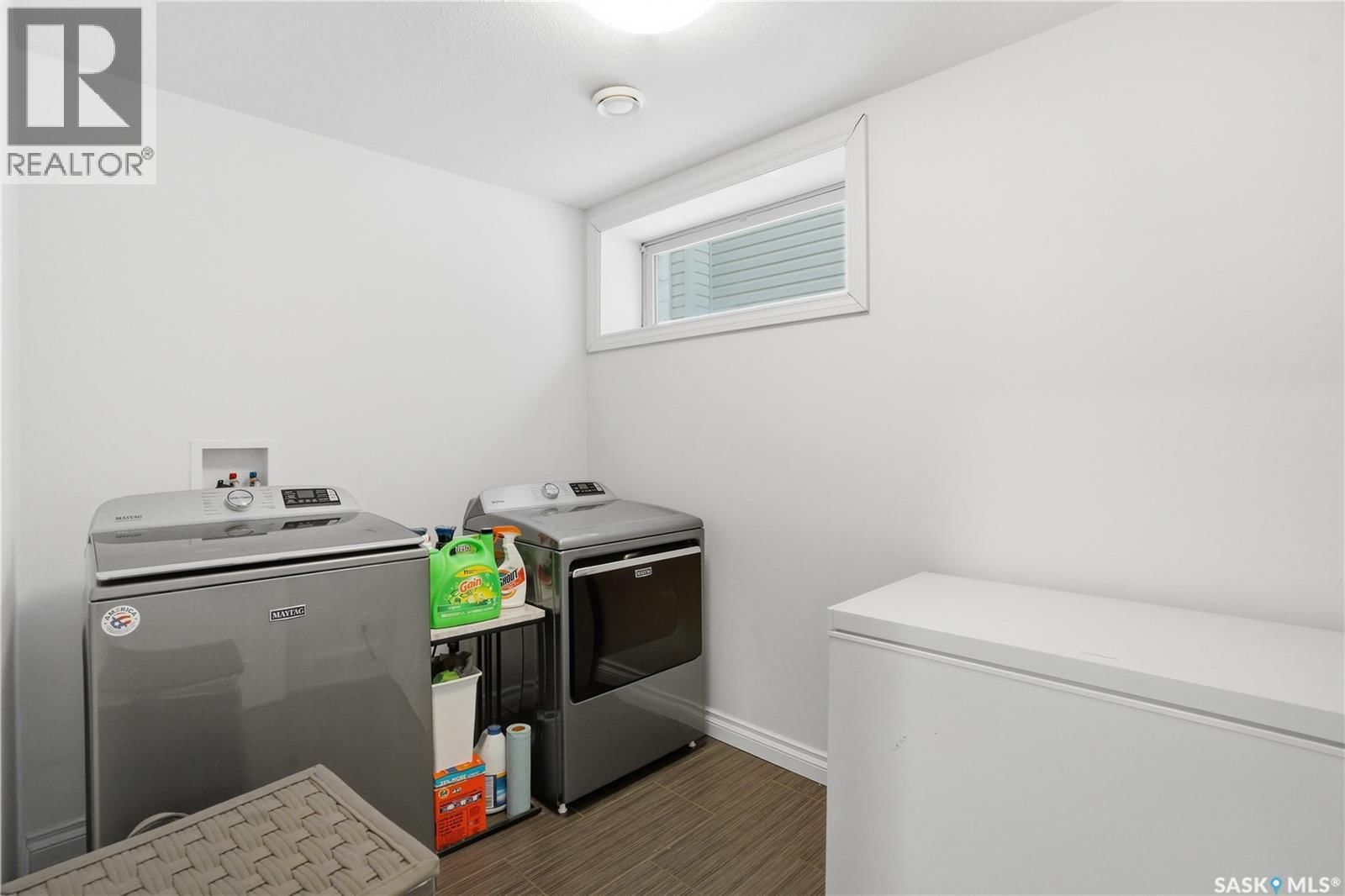 259 HENICK CRESCENT Image 36