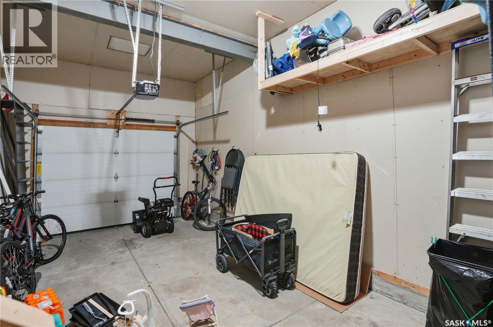 259 HENICK CRESCENT Image 38