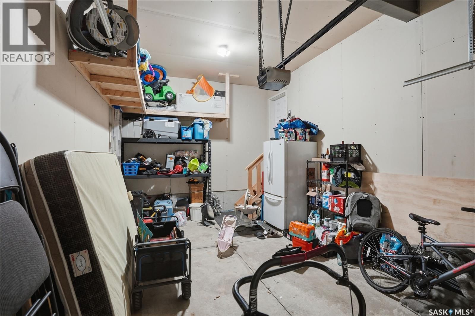 259 HENICK CRESCENT Image 39