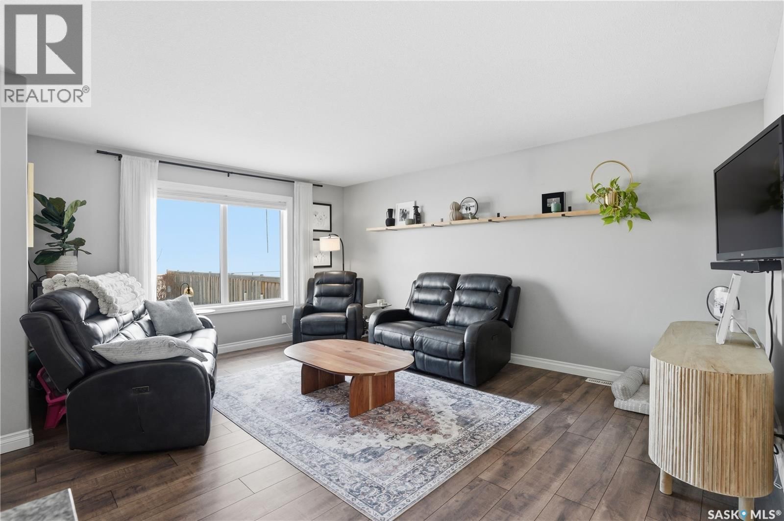 259 HENICK CRESCENT Image 5