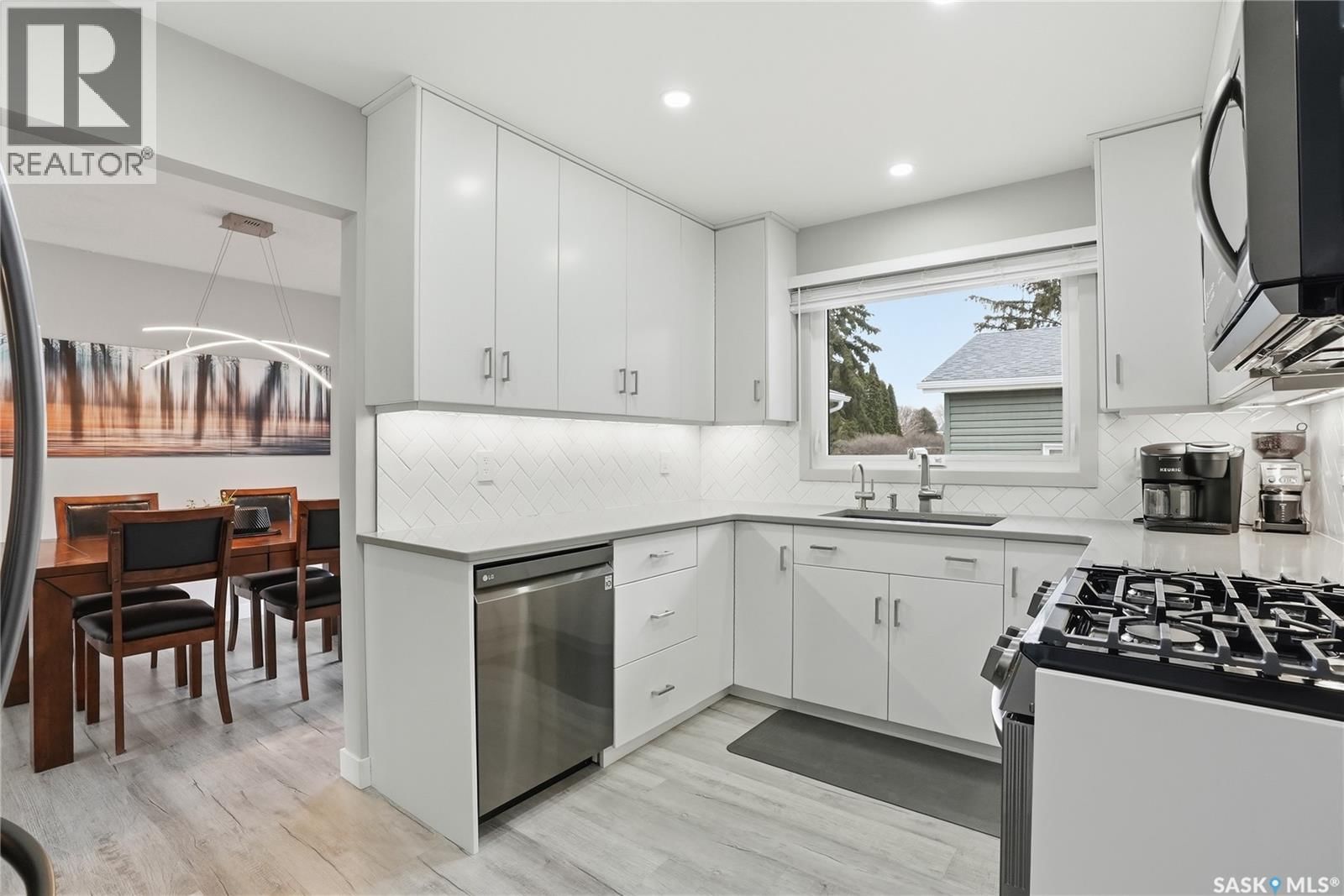 123 DEBORAH CRESCENT Image 12