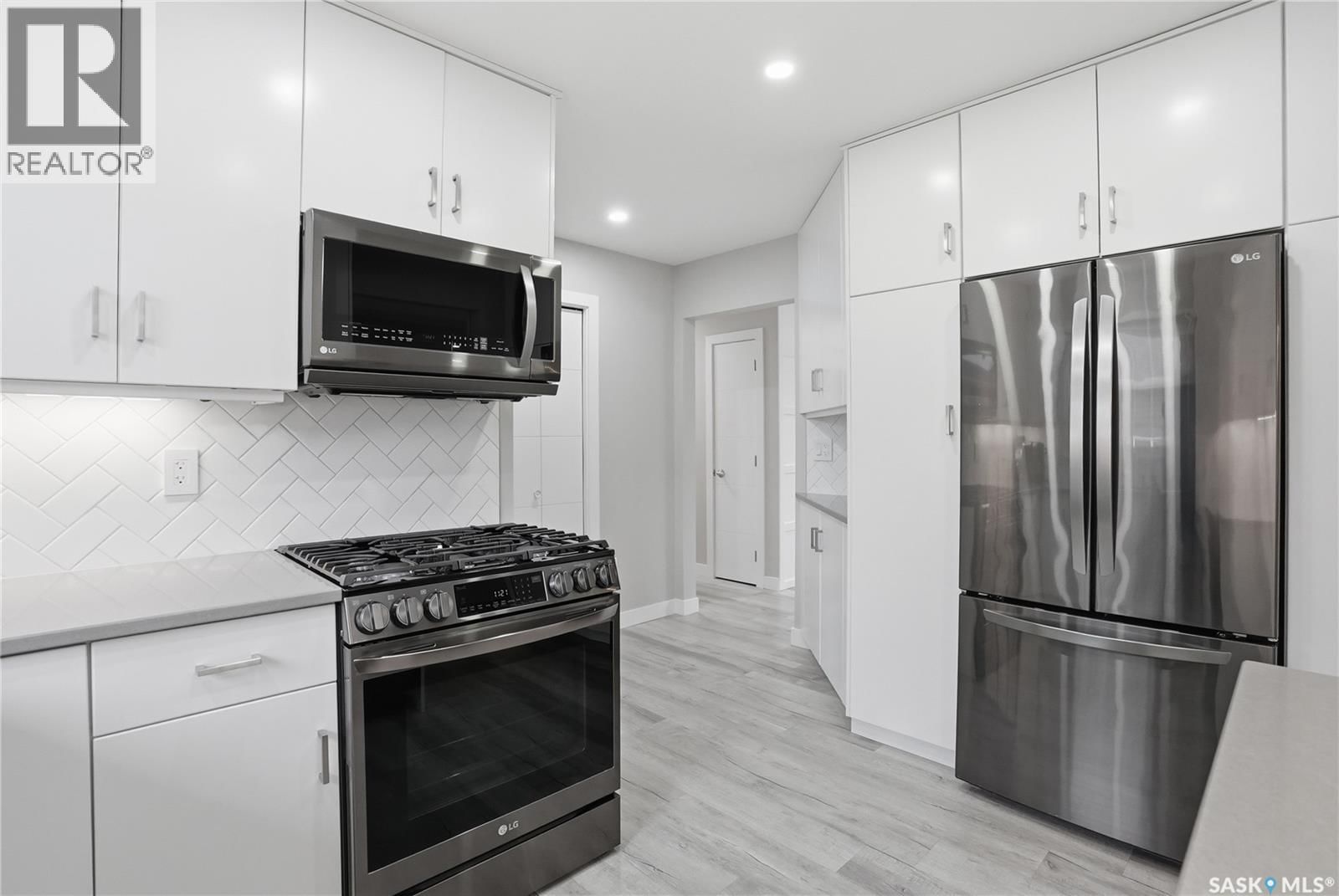 123 DEBORAH CRESCENT Image 14