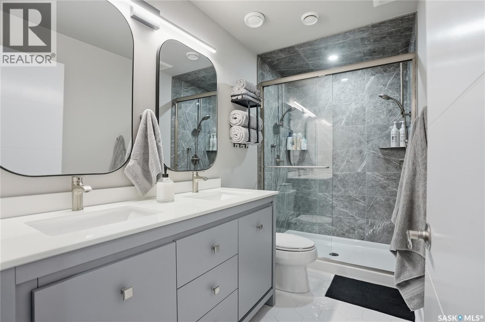 123 DEBORAH CRESCENT Image 44