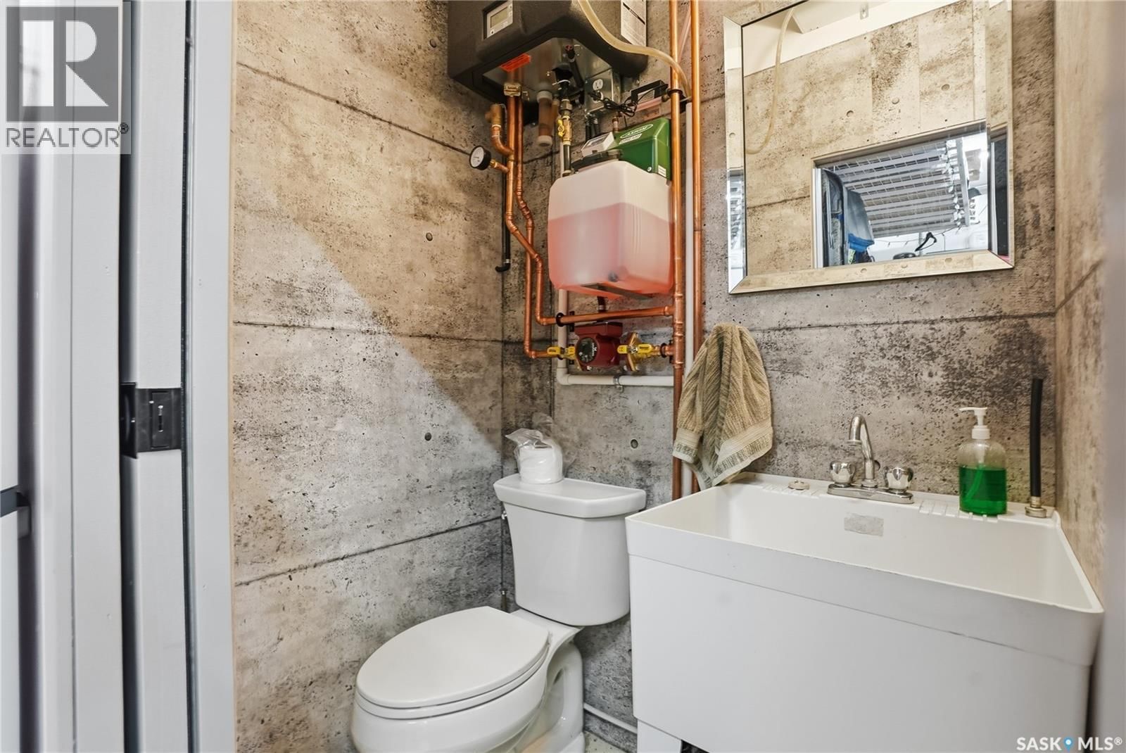 123 DEBORAH CRESCENT Image 7