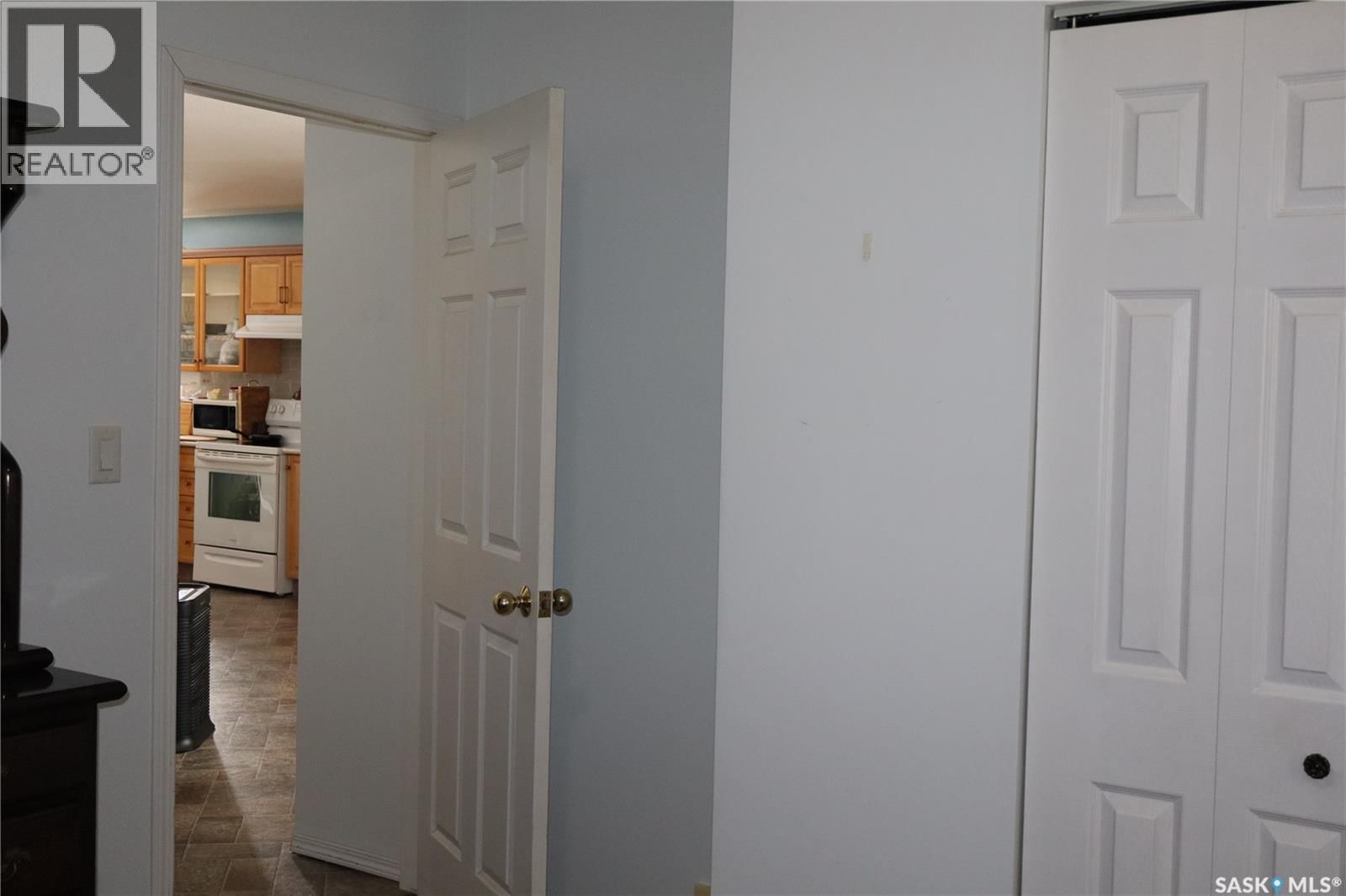 W - 319 6TH AVENUE Image 12