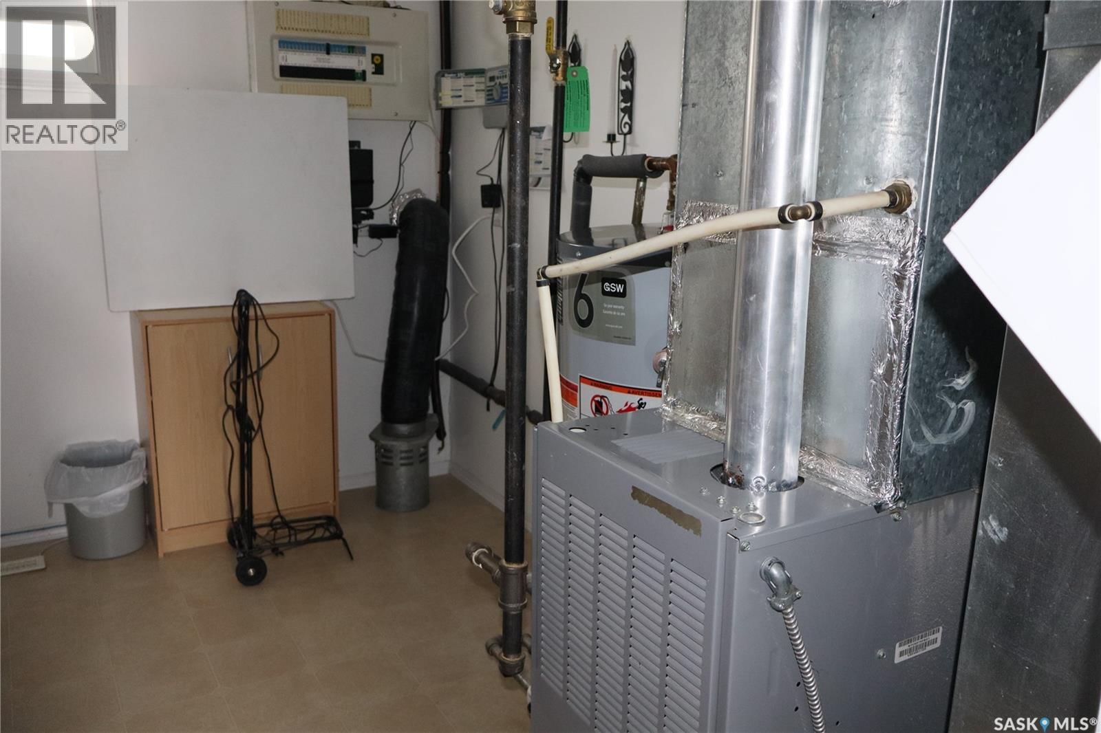 W - 319 6TH AVENUE Image 16