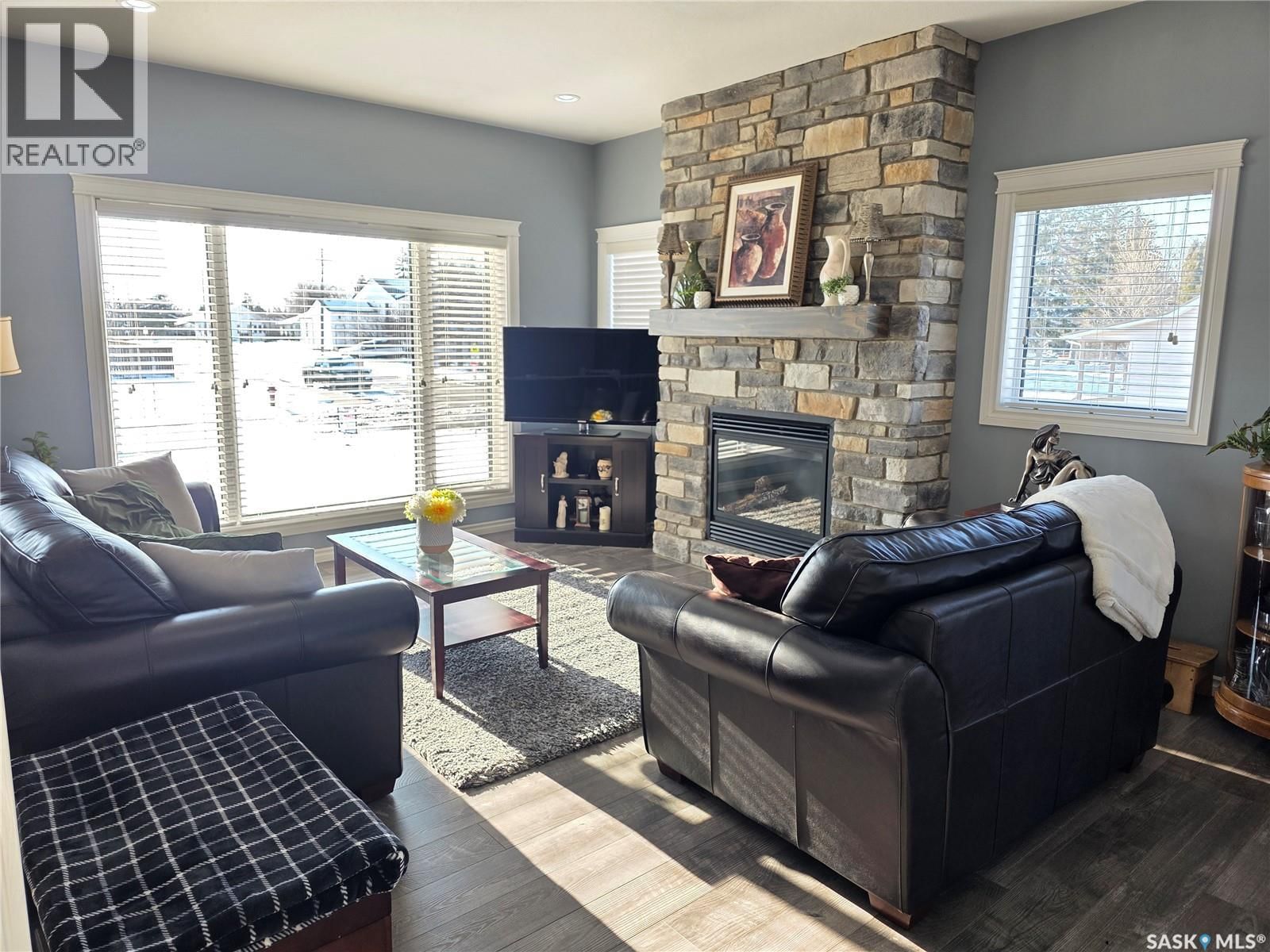 601 SELKIRK STREET Image 4