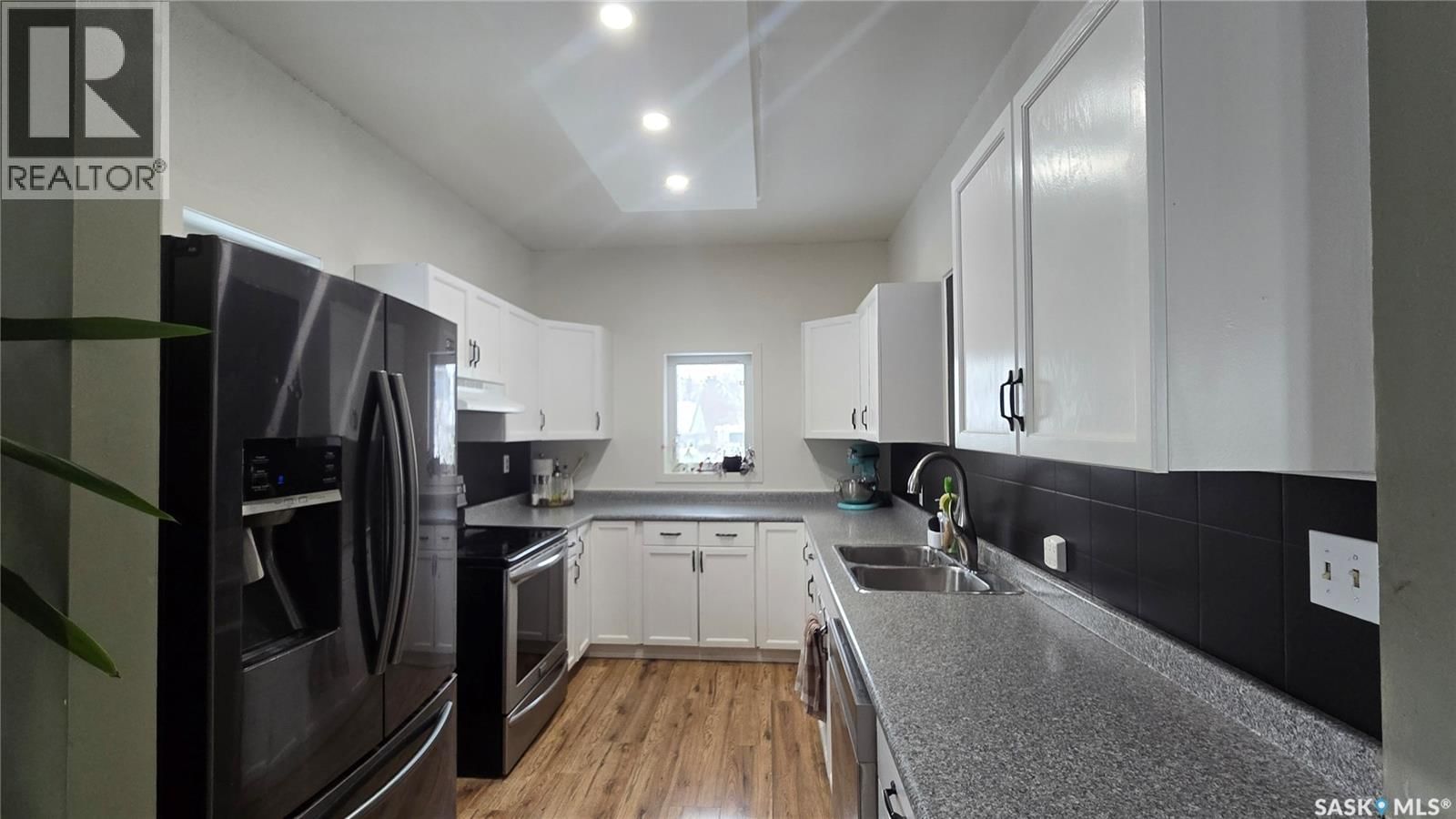 112 1ST AVENUE Image 28