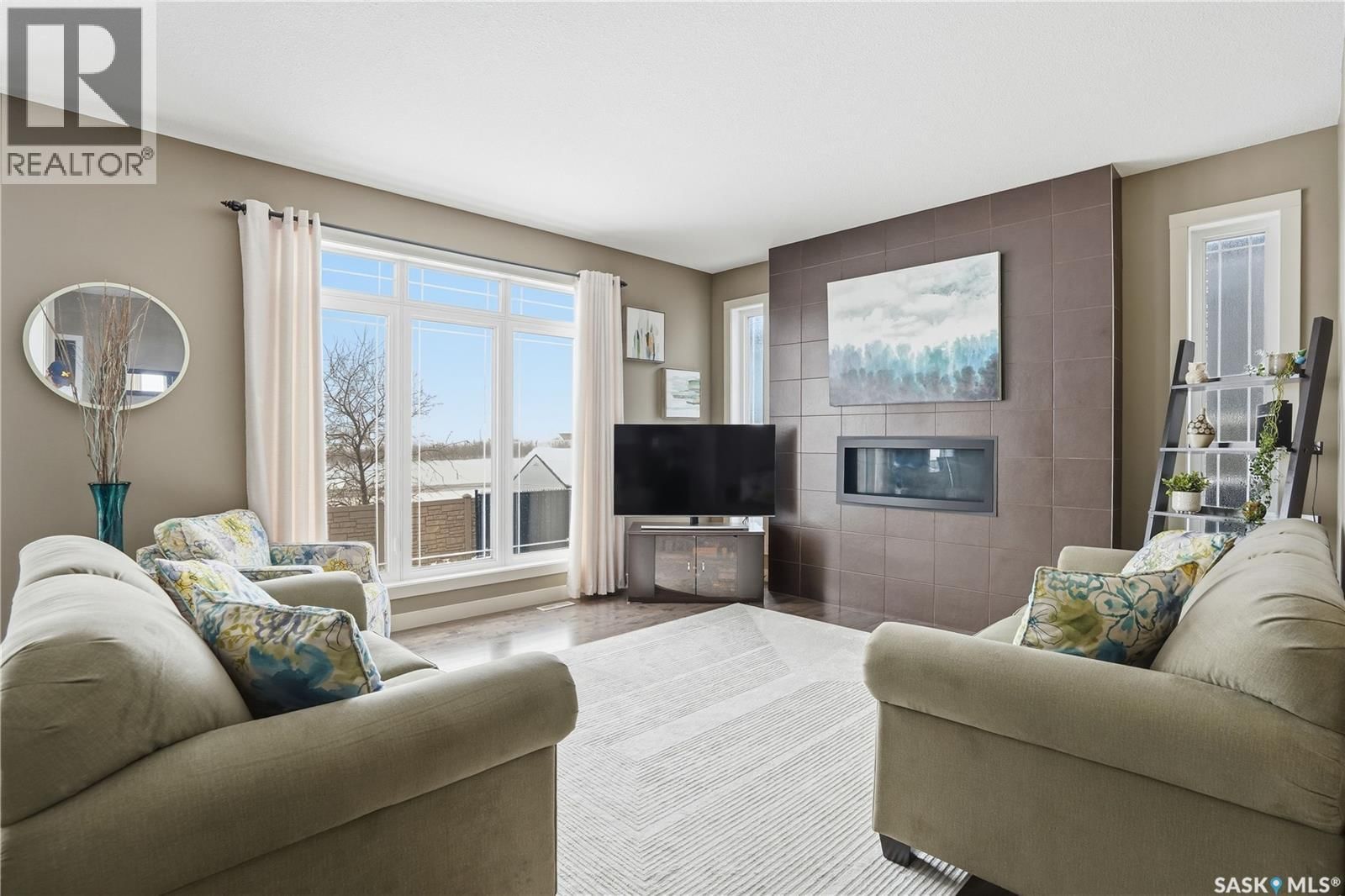 1532 MAPLE HILL CRESCENT Image 12