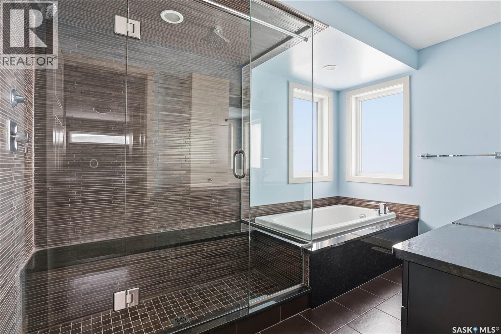 1532 MAPLE HILL CRESCENT Image 20