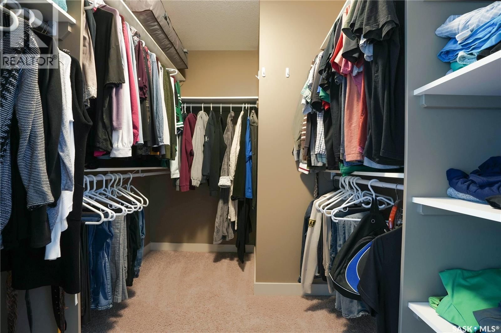 1532 MAPLE HILL CRESCENT Image 24