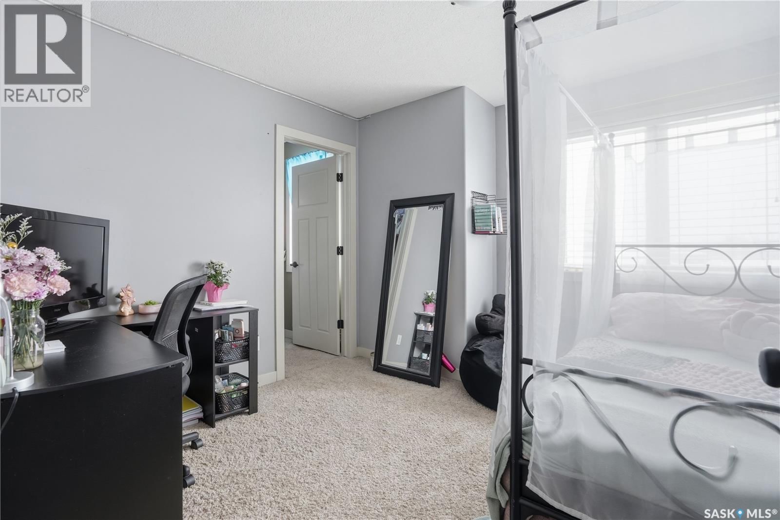 1532 MAPLE HILL CRESCENT Image 29