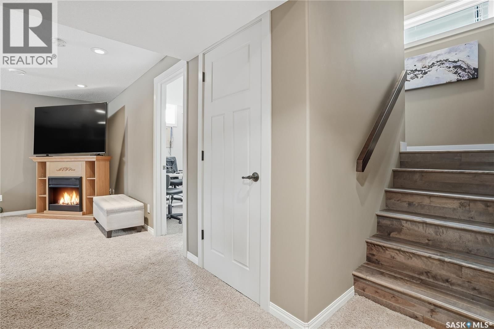 1532 MAPLE HILL CRESCENT Image 31